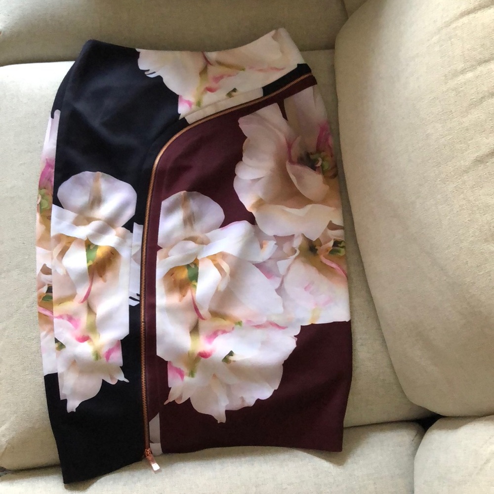 NWT Ted Baker London Gardenia Zip Pencil Skirt